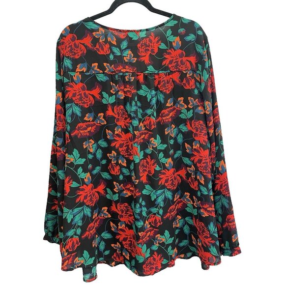 WOMEN'S TORRID GEORGETTE PINTUCK BUTTON-FRONT BLOUSE FLORAL SIZE 4 - Picture 2 of 16